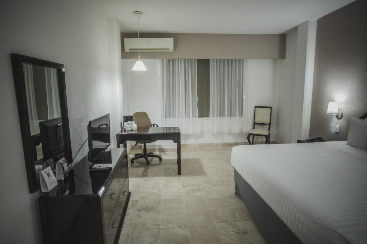 Hotel Gran Tuxtepec Plaza Esterno foto